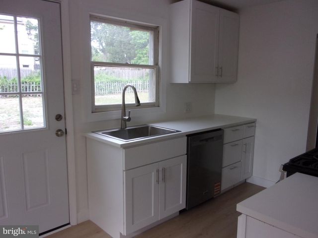 123 GREENWOOD AVE, Pine Hill, NJ 08021
