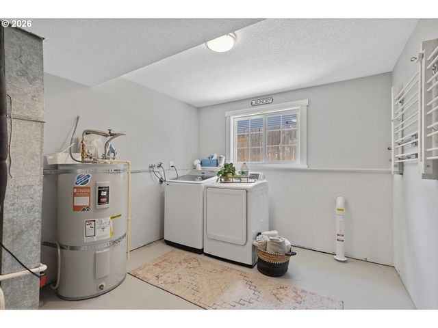 7130 SHAWN Ct, Gladstone, OR 97027