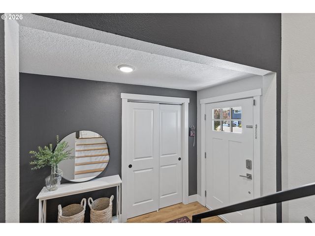 7130 SHAWN Ct, Gladstone, OR 97027