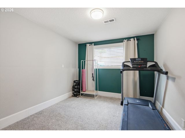 7130 SHAWN Ct, Gladstone, OR 97027