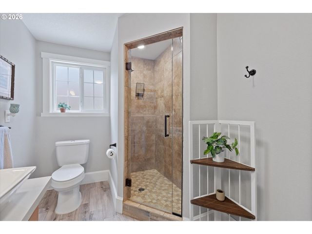 7130 SHAWN Ct, Gladstone, OR 97027