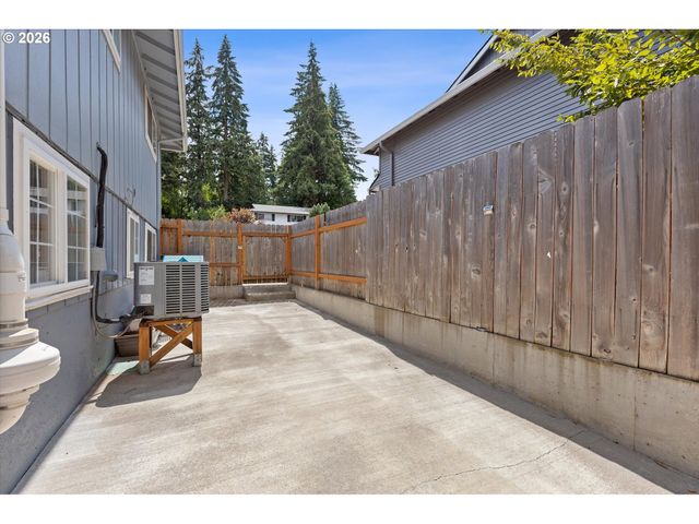 7130 SHAWN Ct, Gladstone, OR 97027