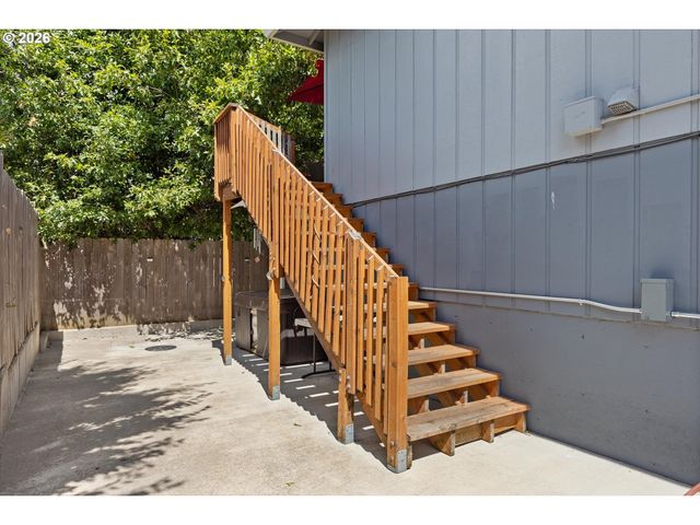 7130 SHAWN Ct, Gladstone, OR 97027