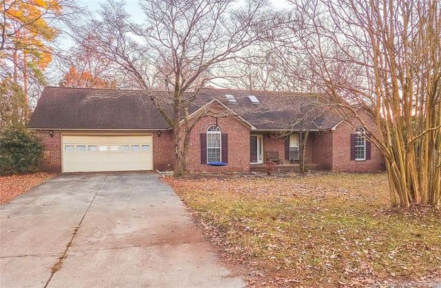 6813 Netherdale Drive, Fayetteville, NC 28314