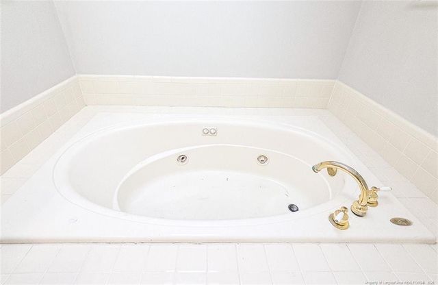 6813 Netherdale Drive, Fayetteville, NC 28314