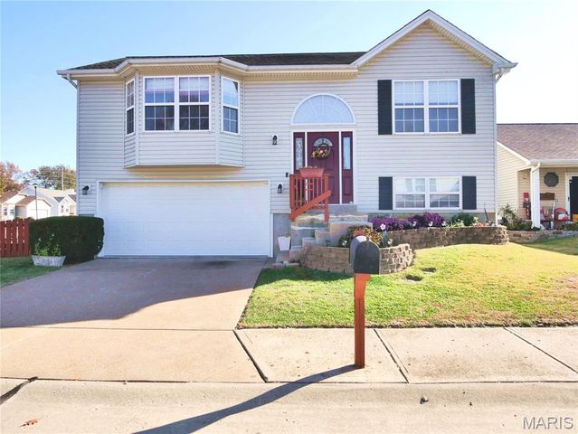 1681 Chapman Court, St Charles, MO 63303