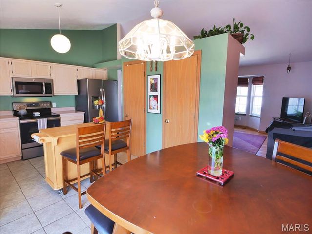 1681 Chapman Court, St Charles, MO 63303