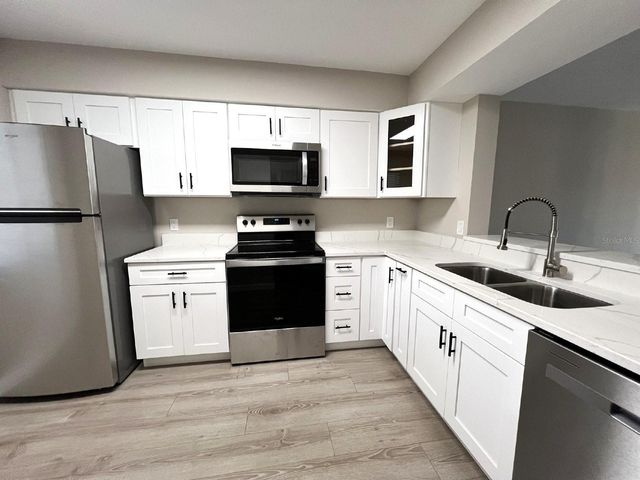 5212 LAKE VILLAGE DR 73, Sarasota, FL 34235