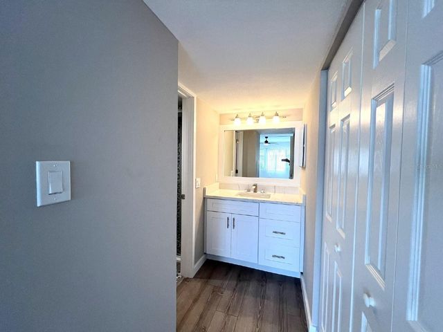 5212 LAKE VILLAGE DR 73, Sarasota, FL 34235