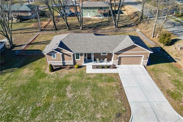 8510 Kansas Street, De Soto, KS 66018