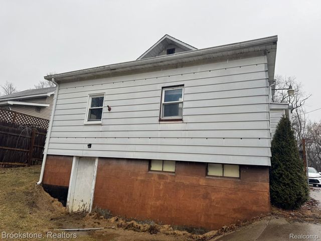 140 E Johnson Street, Clio, MI 48420