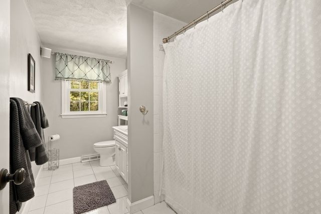 26 Hillview Rd, North Reading, MA 01864
