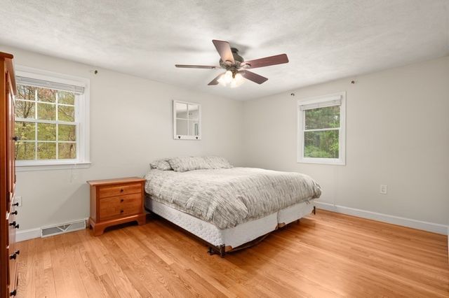 26 Hillview Rd, North Reading, MA 01864