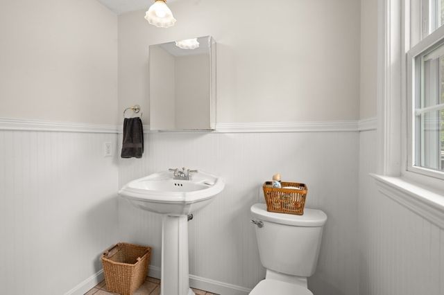 26 Hillview Rd, North Reading, MA 01864