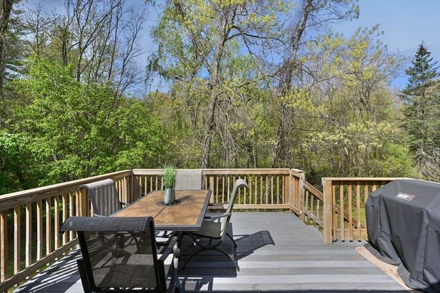 26 Hillview Rd, North Reading, MA 01864