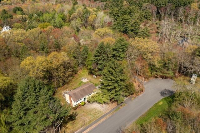 26 Hillview Rd, North Reading, MA 01864