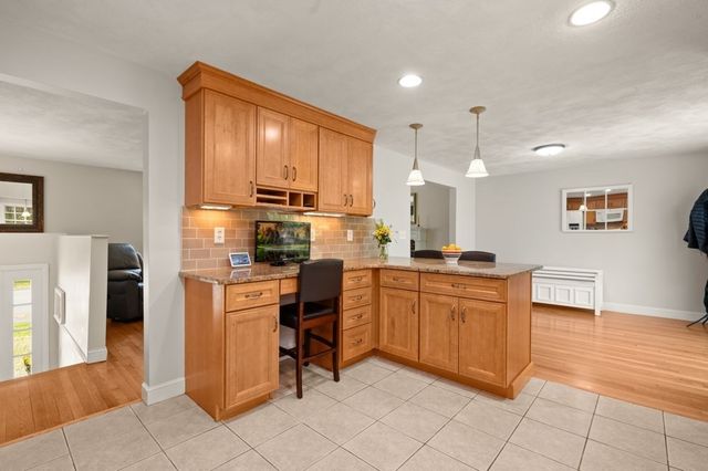 26 Hillview Rd, North Reading, MA 01864