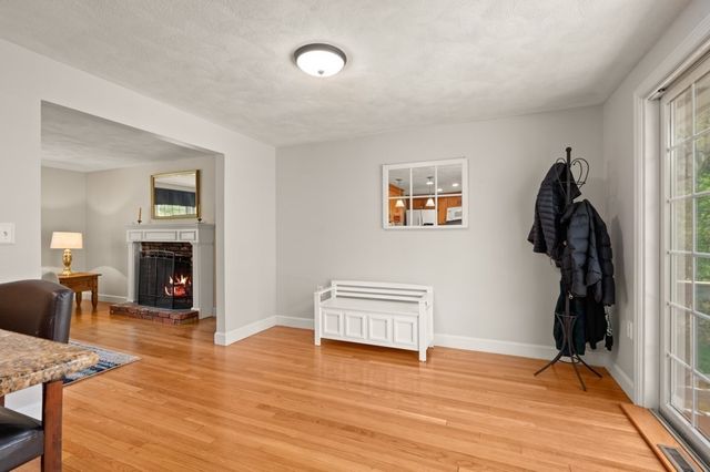 26 Hillview Rd, North Reading, MA 01864