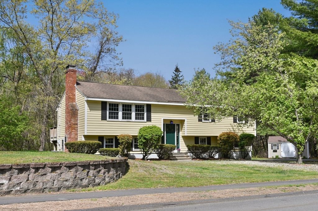 26 Hillview Rd, North Reading, MA 01864