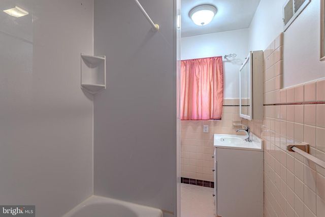 7 WHITE BEECH CT, Ewing, NJ 08618