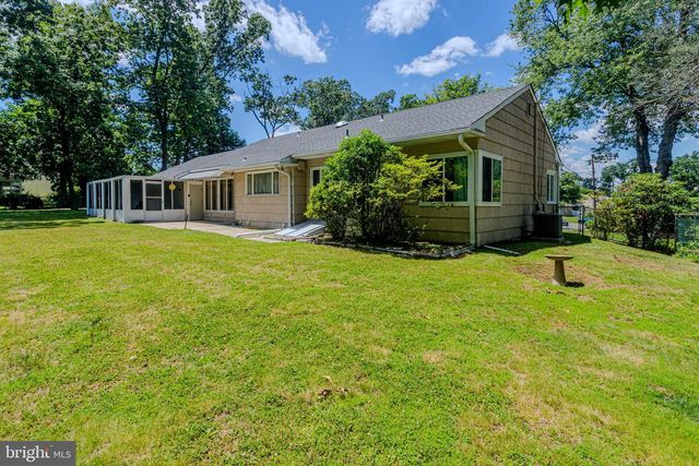 7 WHITE BEECH CT, Ewing, NJ 08618