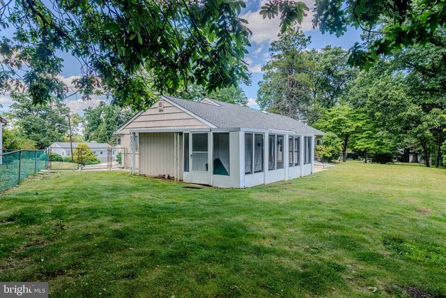 7 WHITE BEECH CT, Ewing, NJ 08618
