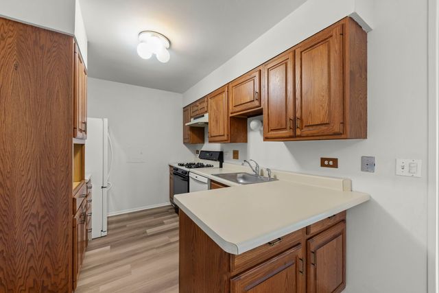 700 Wellington Avenue 110, Elk Grove Village, IL 60007