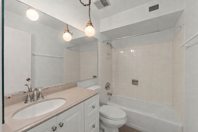 700 Wellington Avenue 110, Elk Grove Village, IL 60007