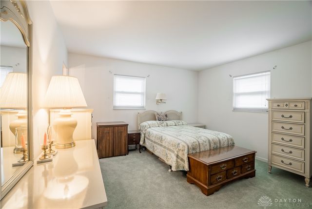 1182 Park Forest Drive, Vandalia, OH 45377