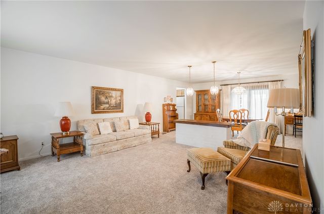 1182 Park Forest Drive, Vandalia, OH 45377