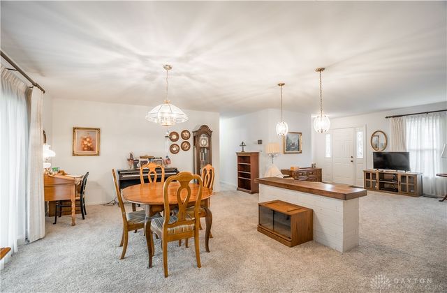 1182 Park Forest Drive, Vandalia, OH 45377