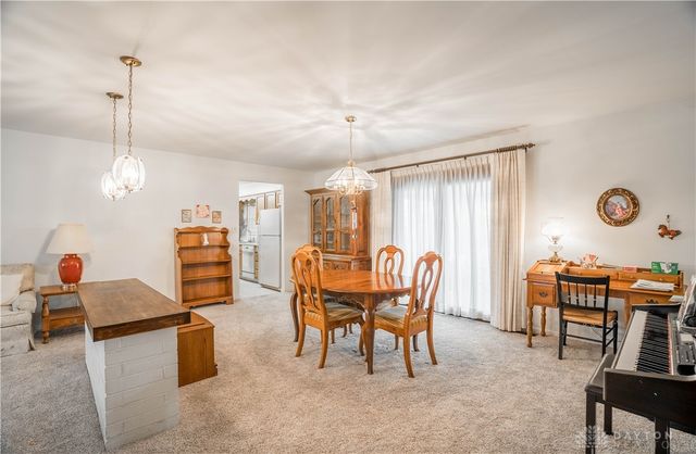 1182 Park Forest Drive, Vandalia, OH 45377