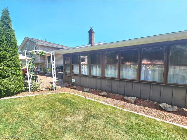 8394 Four Seasons Trail, Poland, OH 44514