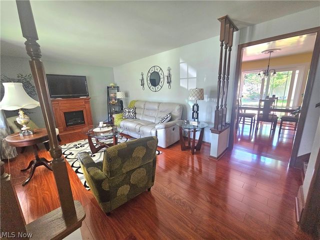 8394 Four Seasons Trail, Poland, OH 44514