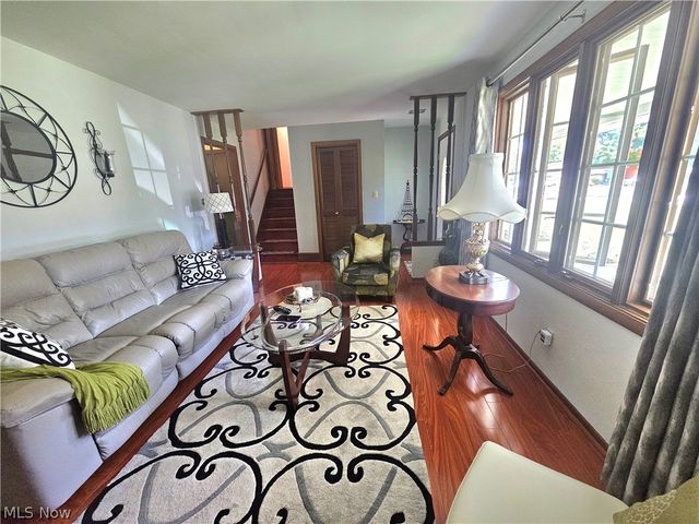 8394 Four Seasons Trail, Poland, OH 44514