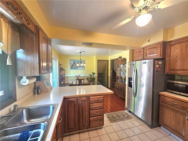 8394 Four Seasons Trail, Poland, OH 44514