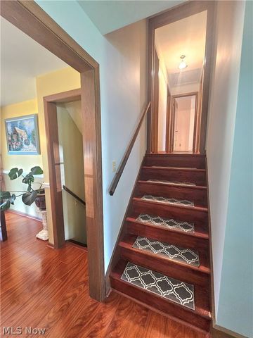8394 Four Seasons Trail, Poland, OH 44514