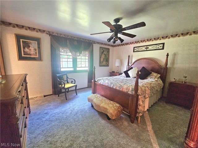8394 Four Seasons Trail, Poland, OH 44514