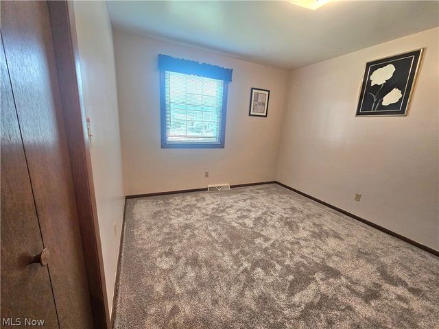 8394 Four Seasons Trail, Poland, OH 44514