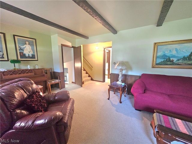 8394 Four Seasons Trail, Poland, OH 44514