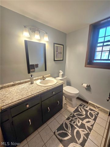 8394 Four Seasons Trail, Poland, OH 44514