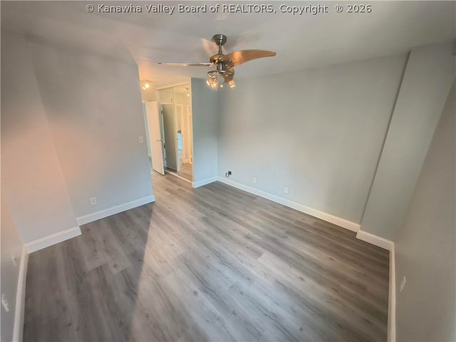1800 Roundhill Road 304, Charleston, WV 25314