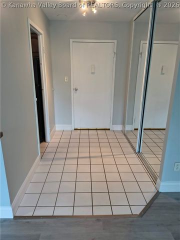 1800 Roundhill Road 304, Charleston, WV 25314