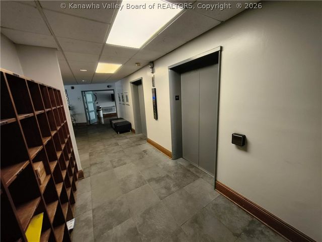 1800 Roundhill Road 304, Charleston, WV 25314