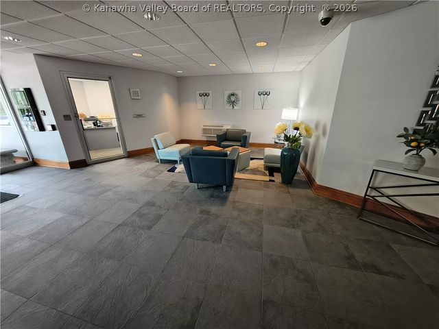 1800 Roundhill Road 304, Charleston, WV 25314