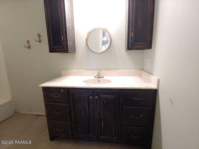 111 Weeks Drive, Youngsville, LA 70592