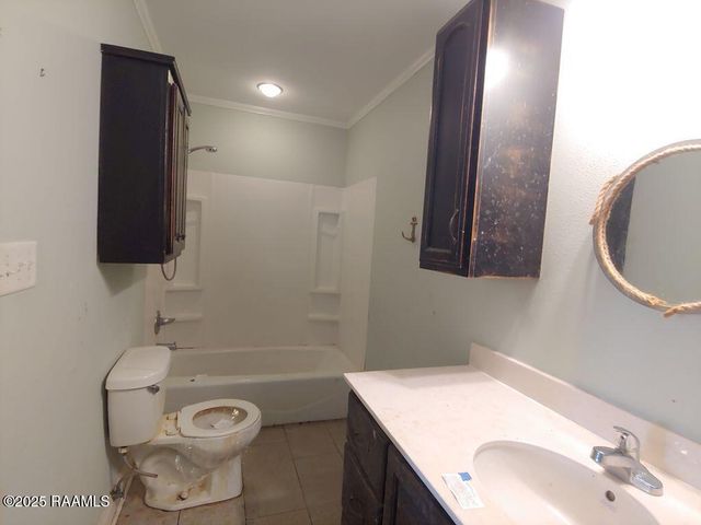 111 Weeks Drive, Youngsville, LA 70592