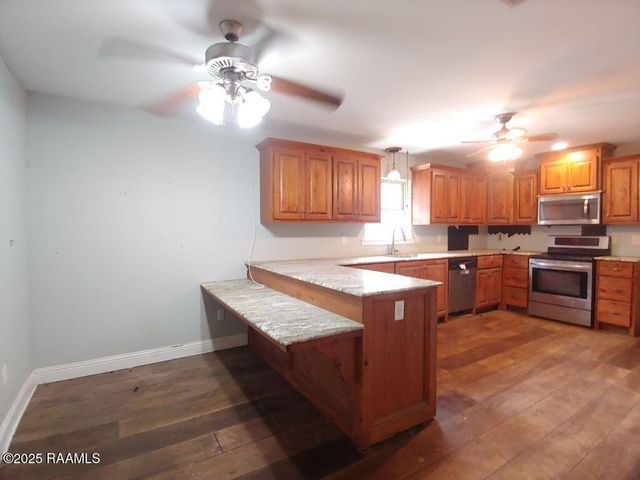 111 Weeks Drive, Youngsville, LA 70592