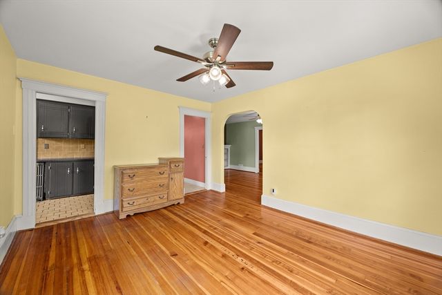 955 Middle Rd, Acushnet, MA 02743