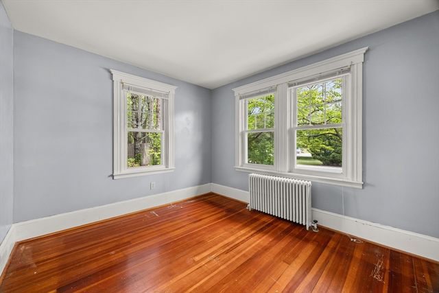 955 Middle Rd, Acushnet, MA 02743